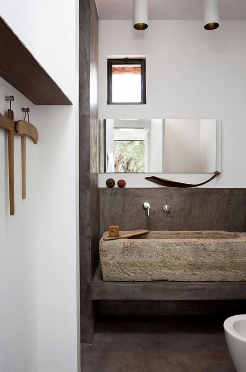 łazienka rustykalna z elementami drewna i kamienia